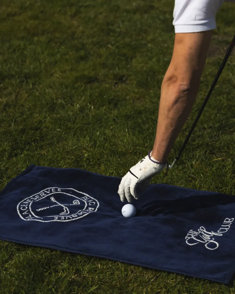 sporthanddoek-golf-club-marine-4.webp