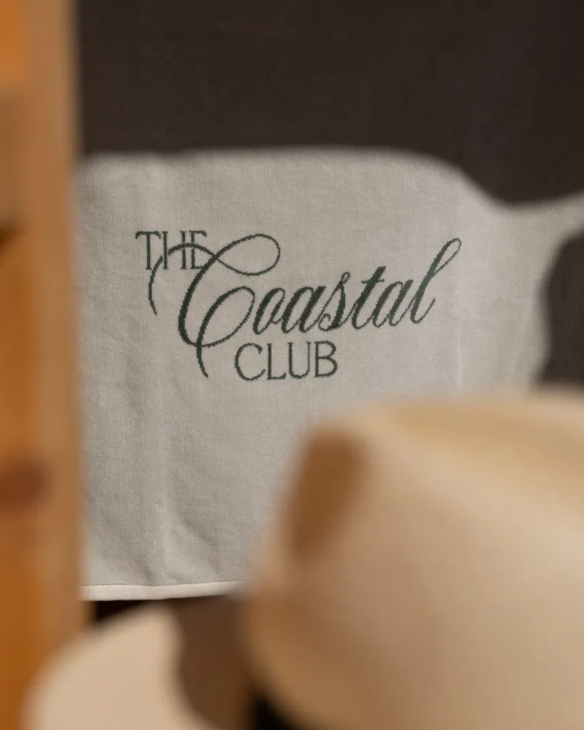 strandlaken-coastal-club-ecru-eucalyptus-3.webp