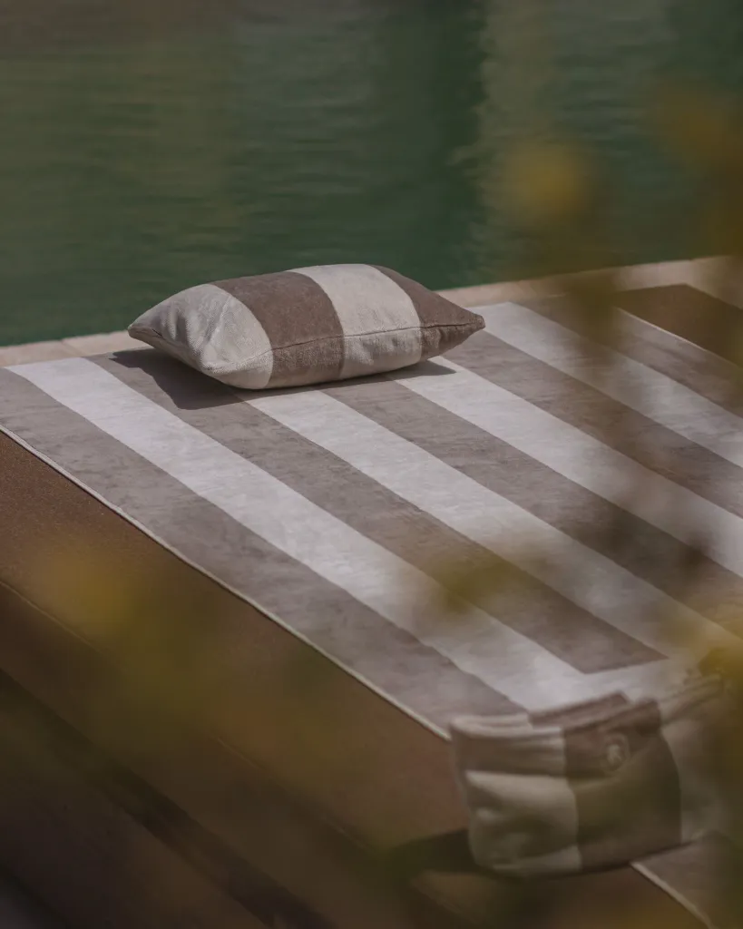 kussen-place-reservee-sand-24.webp